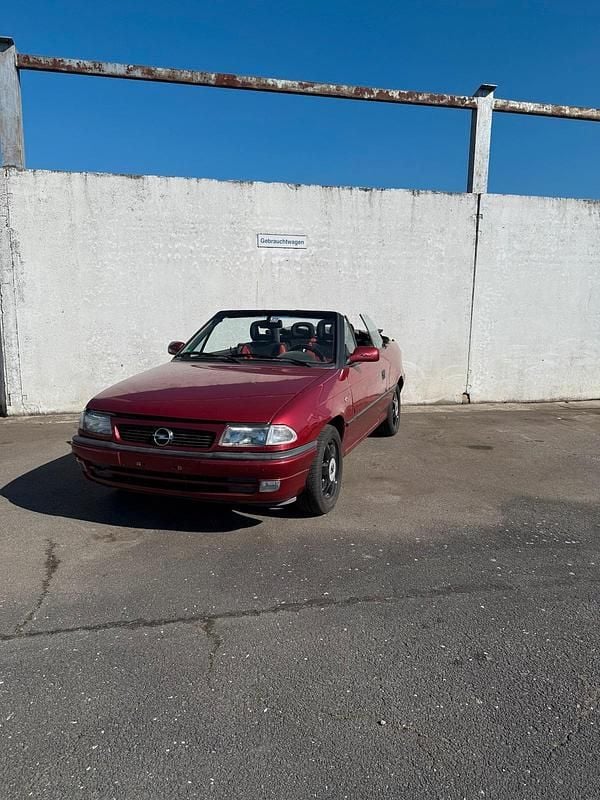 Gebraucht Opel Astra Cabriolet 75 PS (55 kW) 1998 Rot Cabrio
