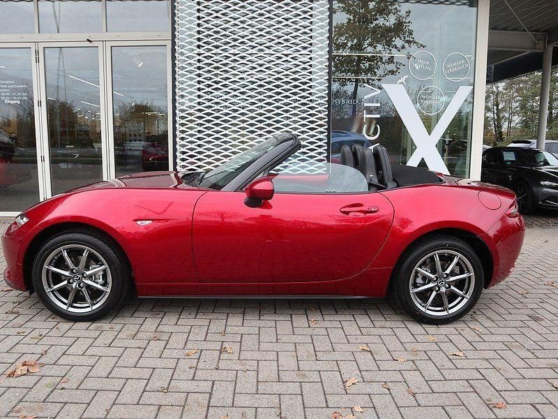 Neu Mazda MX5 Exclusive-Line 132 PS (97 kW) 2025 Soul red crystal m Cabrio
