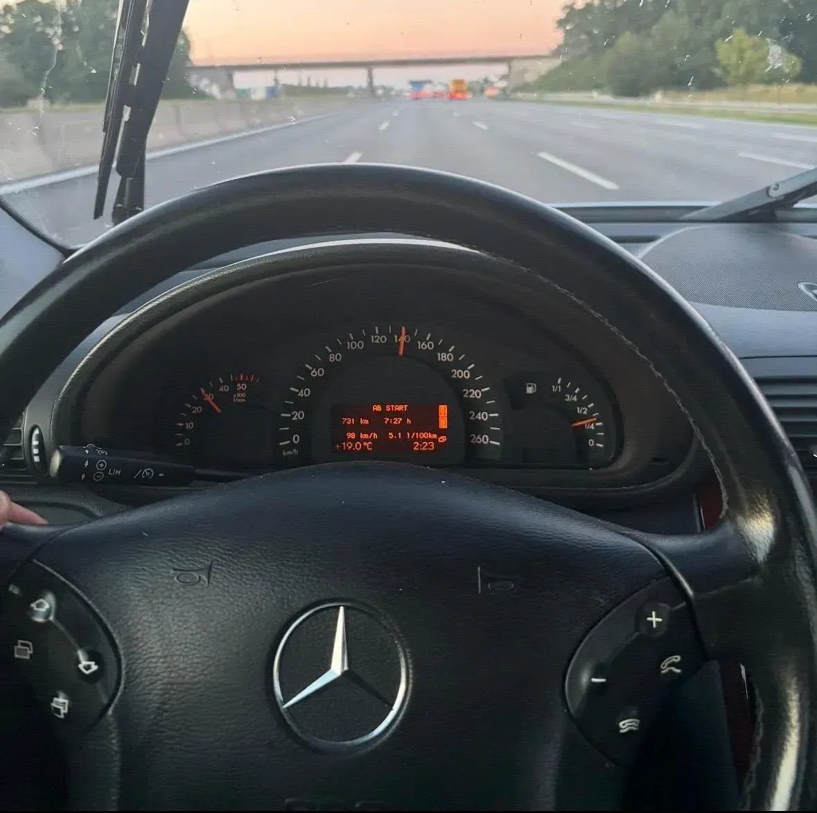 Gebraucht Mercedes C200 116 PS (85 kW) 2002 Silber Limousine
