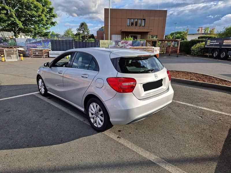 Gebraucht Mercedes A180 Edition 122 PS (89 kW) 2013 Silber Kombi