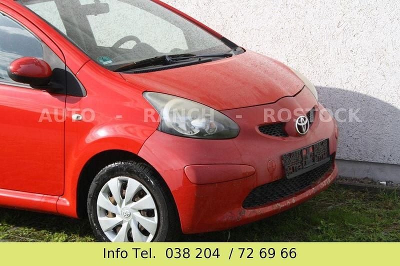 Gebraucht Toyota Aygo Cool 68 PS (50 kW) 2007 Rot Kleinwagen