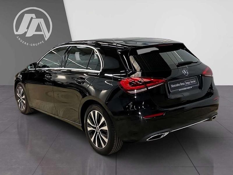 Gebraucht Mercedes A180 Progressive 136 PS (100 kW) 2020 Kosmosschwarz Limousine