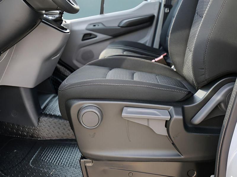 Neu Maxus V90 148 PS (108 kW) 2025 Grau Van