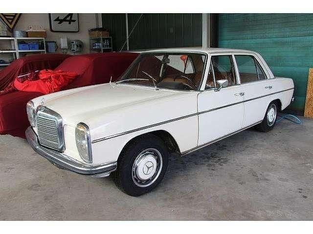 Gebraucht Mercedes 230 120 PS (88 kW) 1969 Weiß Limousine