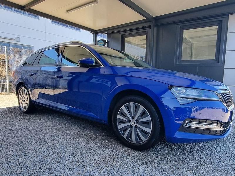 Gebraucht Skoda Superb 200 PS (147 kW) 2022 Blau Limousine