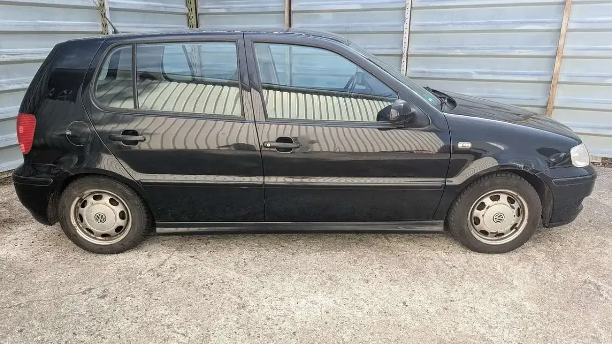 Gebraucht VW Polo 60 PS (44 kW) 2001 Schwarz Limousine