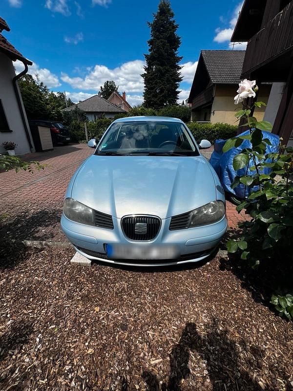 Blau Gebraucht 2006 Seat Ibiza Kleinwagen | 400 € (Superpreis) - Bild 1/4