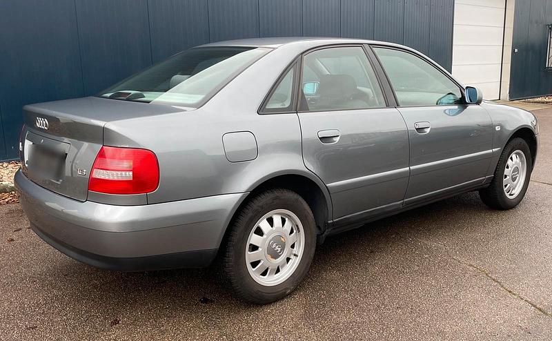 Gebraucht Audi A4 101 PS (74 kW) 1999 Limousine