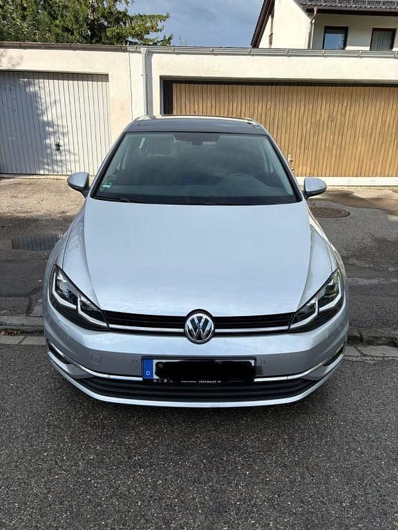 Silber Gebraucht 2019 VW Golf VII Comfortline Limousine | 15.500 € (Guter Preis) - Bild 1/4
