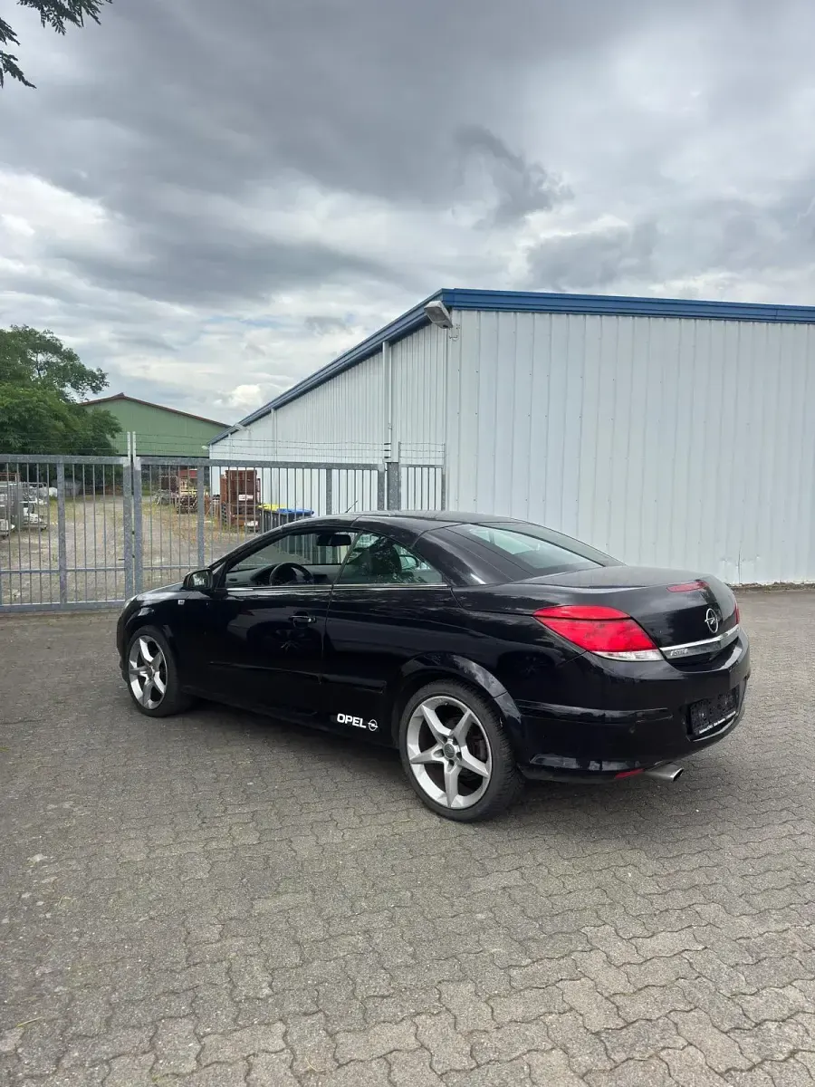 Gebraucht Opel Astra 140 PS (102 kW) 2008 Schwarz Cabrio