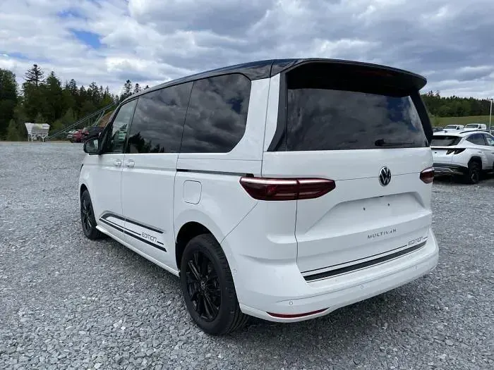 Neu VW Multivan Life 150 PS (110 kW) 2026 Weiß, candyweiß (b4) Van / Kleinbus