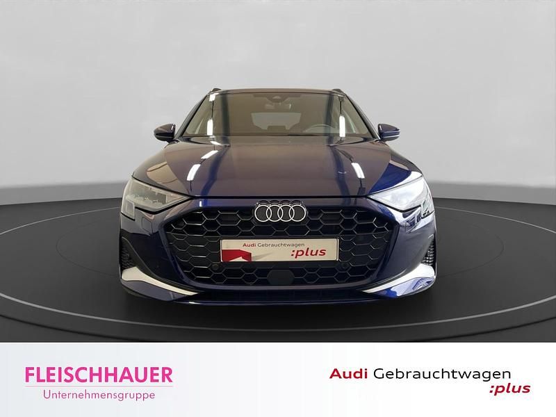 Gebraucht Audi A3 Advanced Plus 116 PS (85 kW) 2024 Blau Limousine