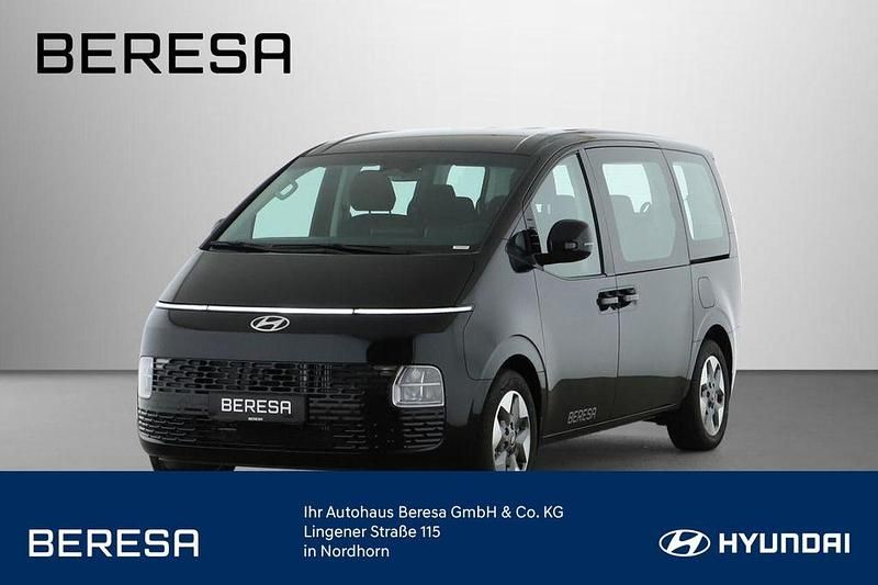 Schwarz Gebraucht 2024 Hyundai Staria Trend Van | 43.980 € (Superpreis) - Bild 1/4