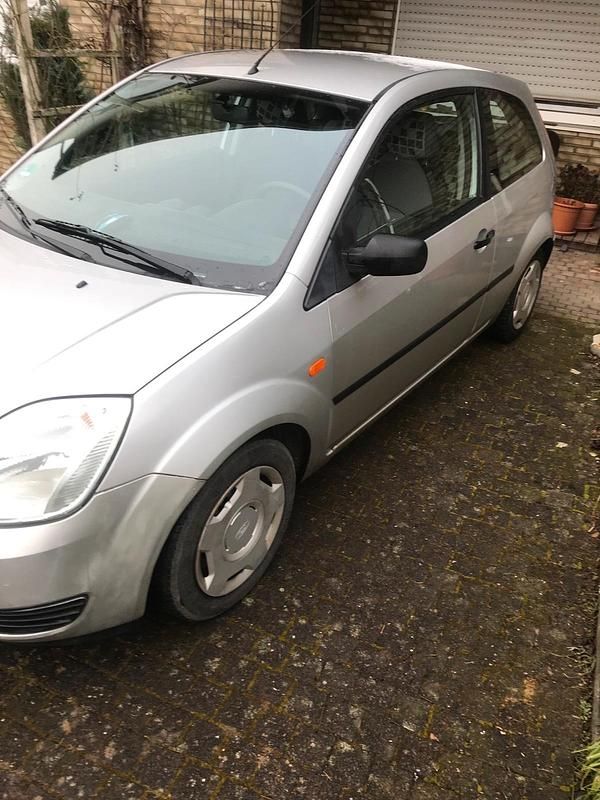 Gebraucht Ford Fiesta 80 PS (58 kW) 2005 Silber Kleinwagen