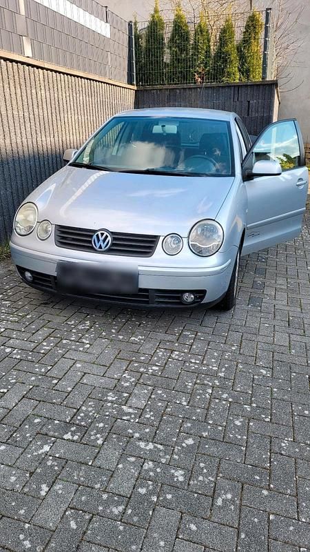 Gebraucht VW Polo 75 PS (55 kW) 2004 Silber Kleinwagen