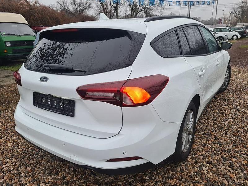 Gebraucht Ford Focus Cool & Connect 120 PS (88 kW) 2022 Weiß Limousine