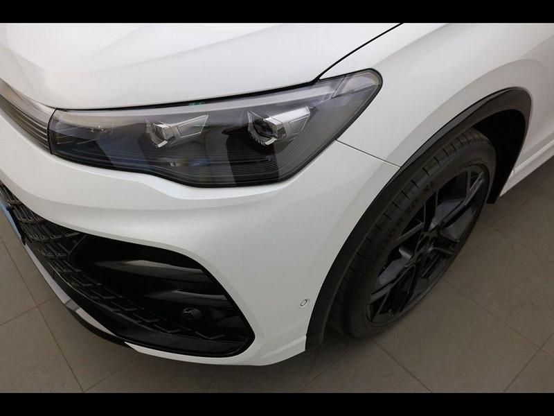 Gebraucht VW Tiguan Style 265 PS (194 kW) 2025 Oryxweiß perleffekt (white), pearl effect SUV