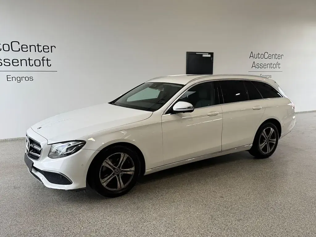 Gebraucht Mercedes E220 Avantgarde 194 PS (142 kW) 2019 Weiß Limousine