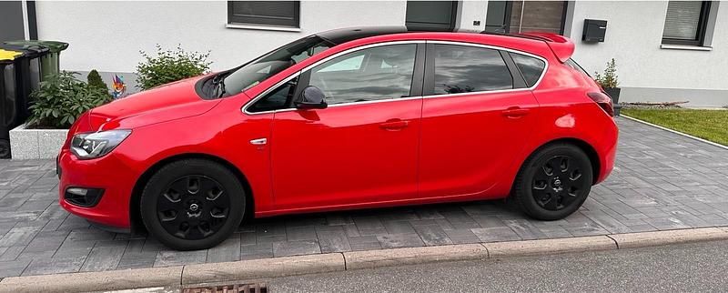 Rot Gebraucht 2014 Opel Astra Limousine | 4.500 € (Superpreis) - Bild 1/4