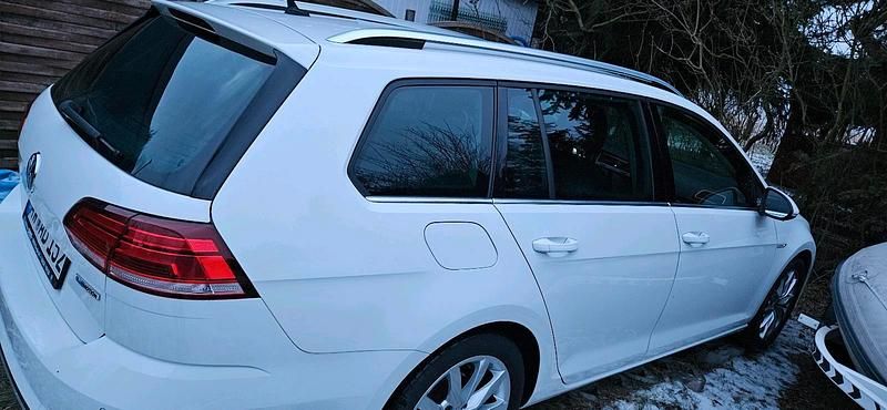 Gebraucht VW Golf VIII 131 PS (96 kW) 2020 Weiß Kombi