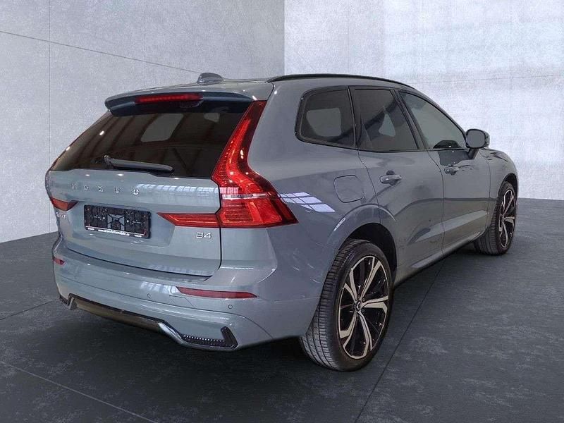 Gebraucht Volvo XC60 Plus 197 PS (144 kW) 2023 Thunder grey / SUV