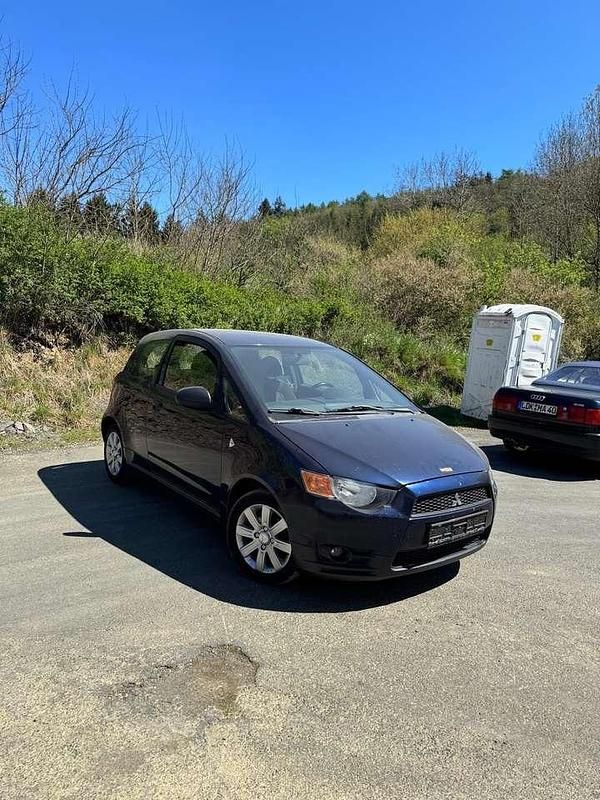 Gebraucht Mitsubishi Colt Motion 95 PS (69 kW) 2012 Blau Kleinwagen