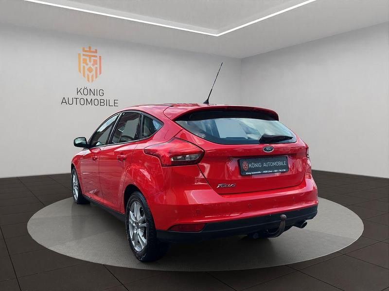 Gebraucht Ford Focus Business Edition 150 PS (110 kW) 2015 Rot Limousine