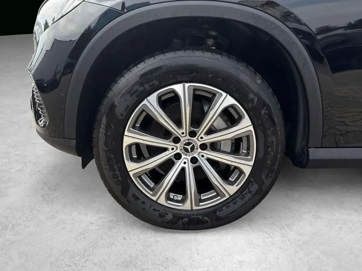 Gebraucht Mercedes GLC300 Avantgarde 269 PS (197 kW) 2025 Schwarz SUV