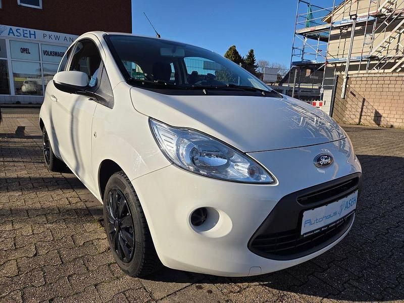 Gebraucht Ford Ka Titanium 69 PS (50 kW) 2016 Weiß Kleinwagen