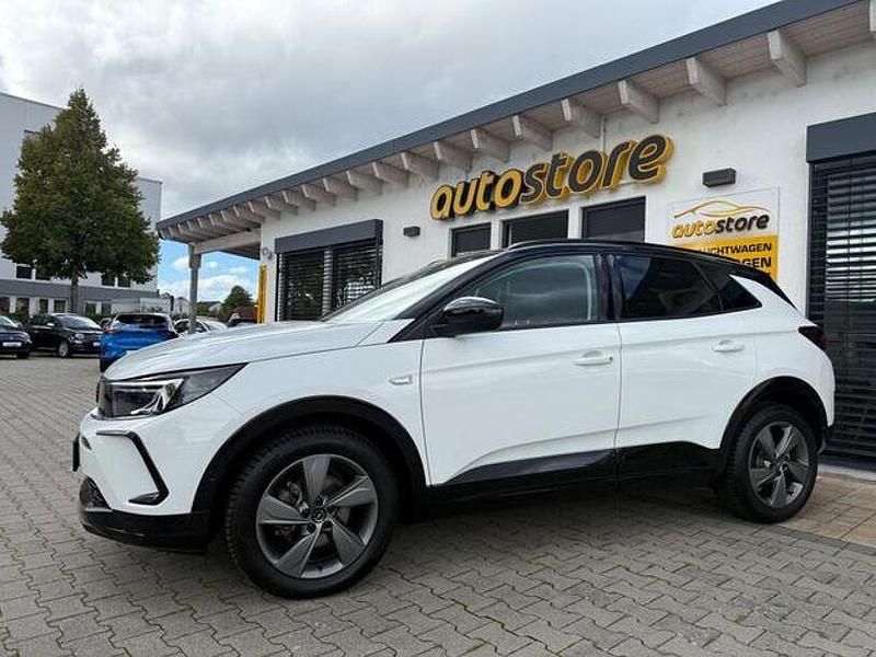 Jade weiss / dach schwarz Gebraucht 2023 Opel Grandland X GS Line SUV | 23.984 € (Fairer Preis) - Bild 1/4