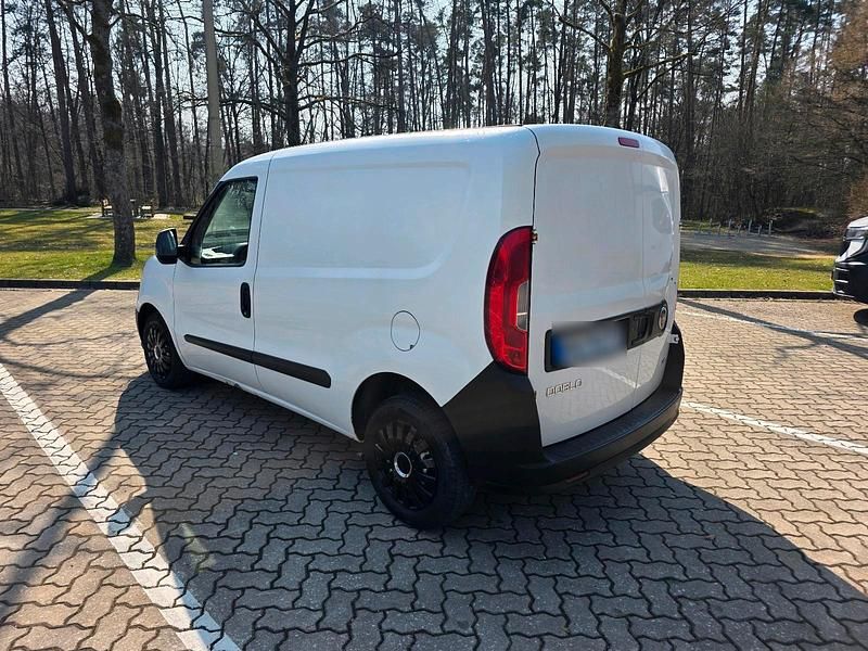 Gebraucht Fiat Doblò 90 PS (66 kW) 2015 Weiß Van / Kleinbus