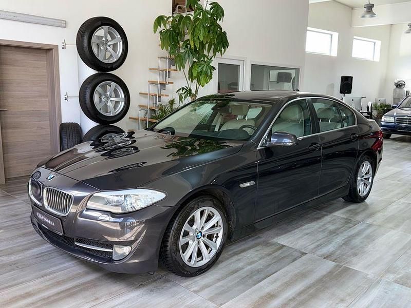 Gebraucht BMW 520 184 PS (135 kW) 2011 Grau Limousine