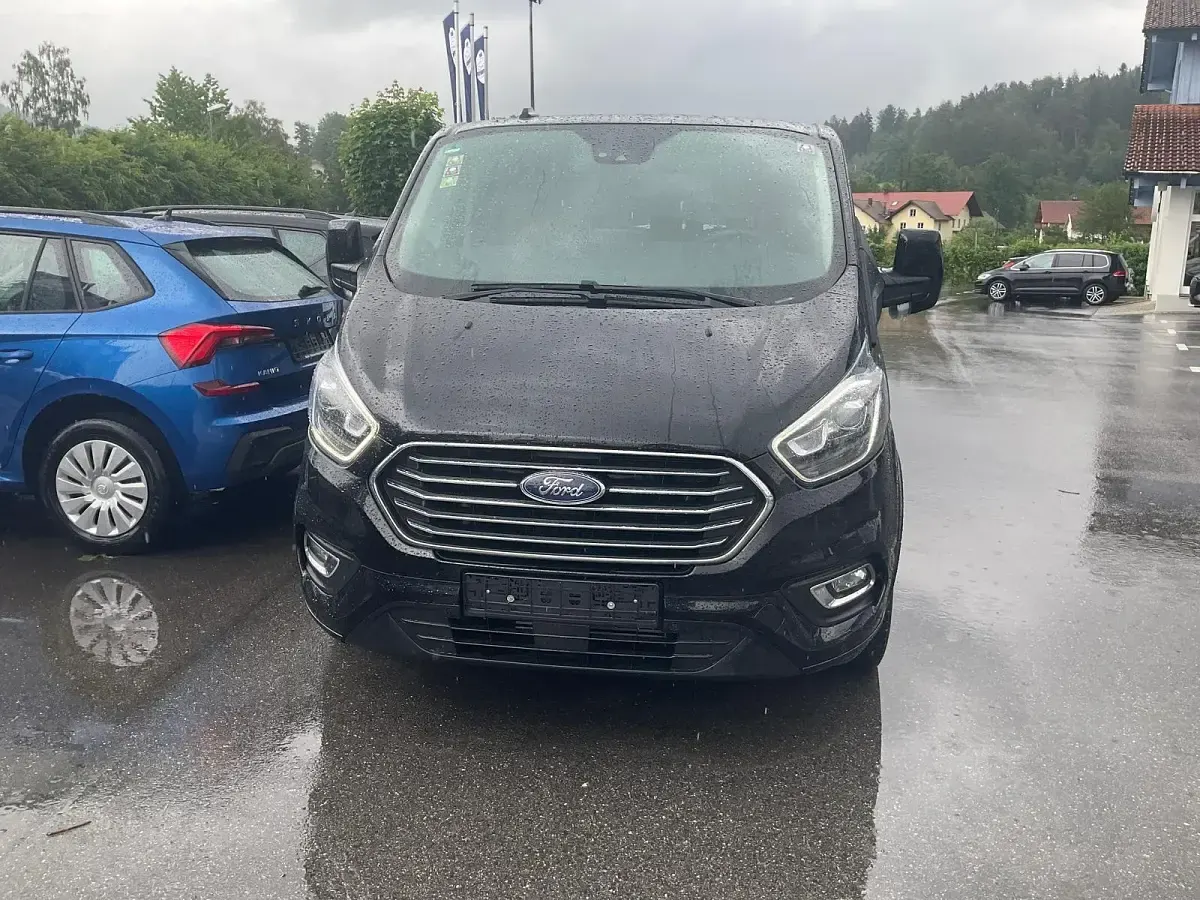 Gebraucht Ford Tourneo Titanium X 185 PS (136 kW) 2021 Van / Kleinbus