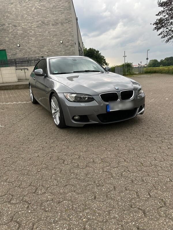 Grau Gebraucht 2010 BMW 320 M Sport Coupé | 8.299 € (Fairer Preis) - Bild 1/4
