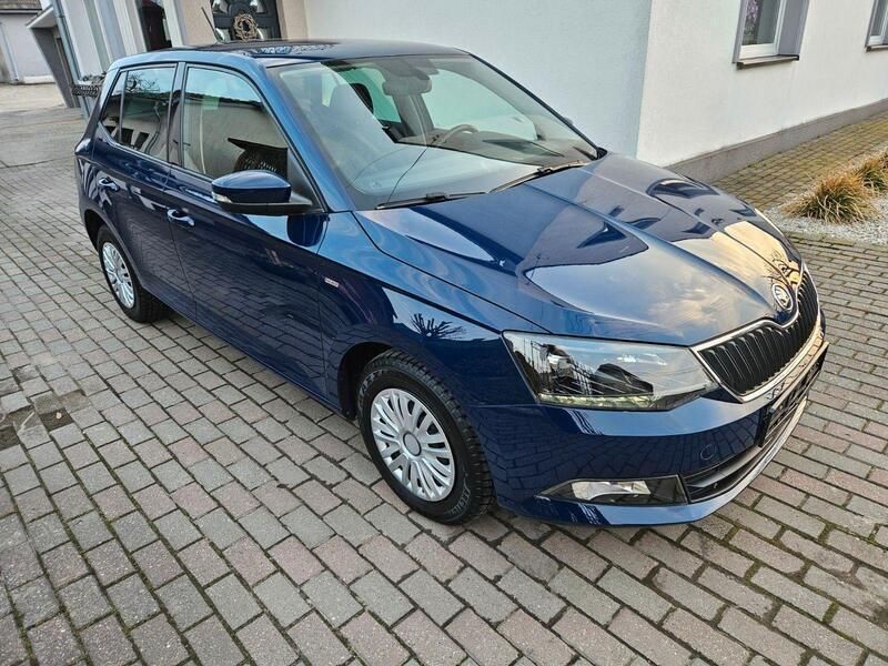 Blau Gebraucht 2018 Skoda Fabia Kleinwagen | 9.250 € (Superpreis) - Bild 1/4