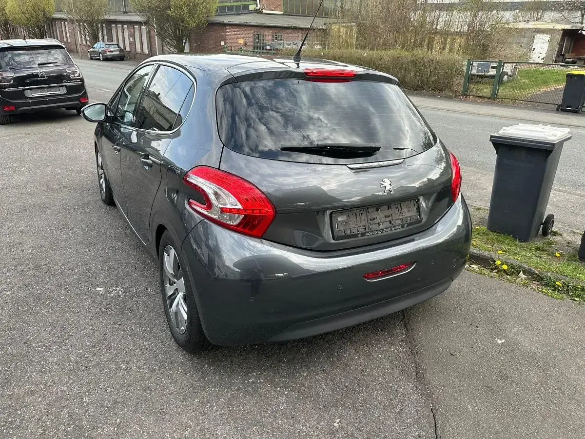 Gebraucht Peugeot 208 Allure 120 PS (88 kW) 2013 Kleinwagen