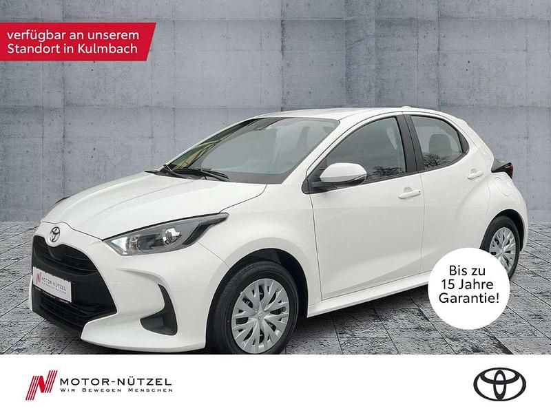 Super white 2 Neu 2025 Toyota Yaris Hybrid Business Edition Kleinwagen | 27.390 € (Etwas zu teuer) - Bild 1/4
