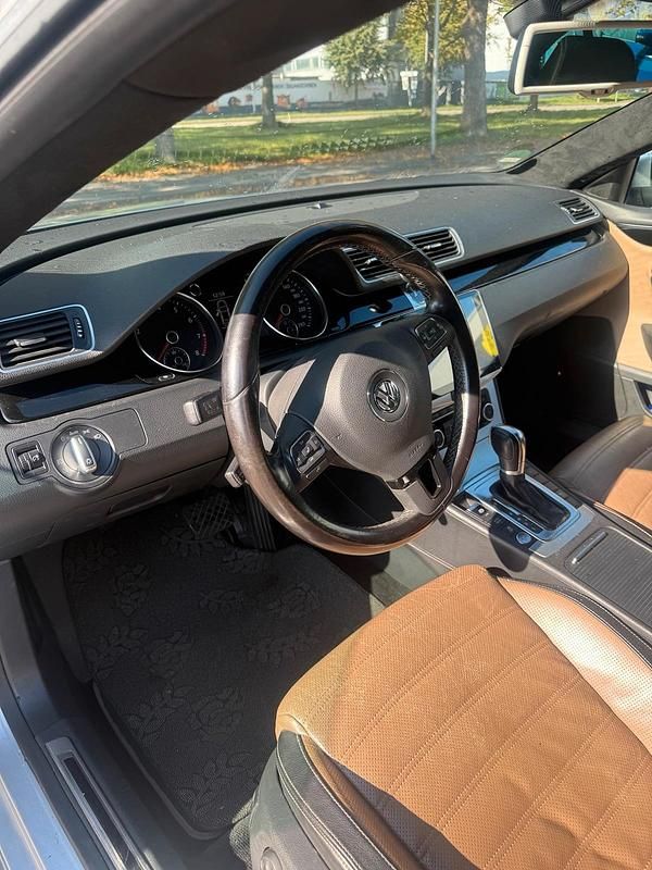 Silber Gebraucht 2011 VW CC Limousine | 8.300 € (Fairer Preis) - Bild 1/4