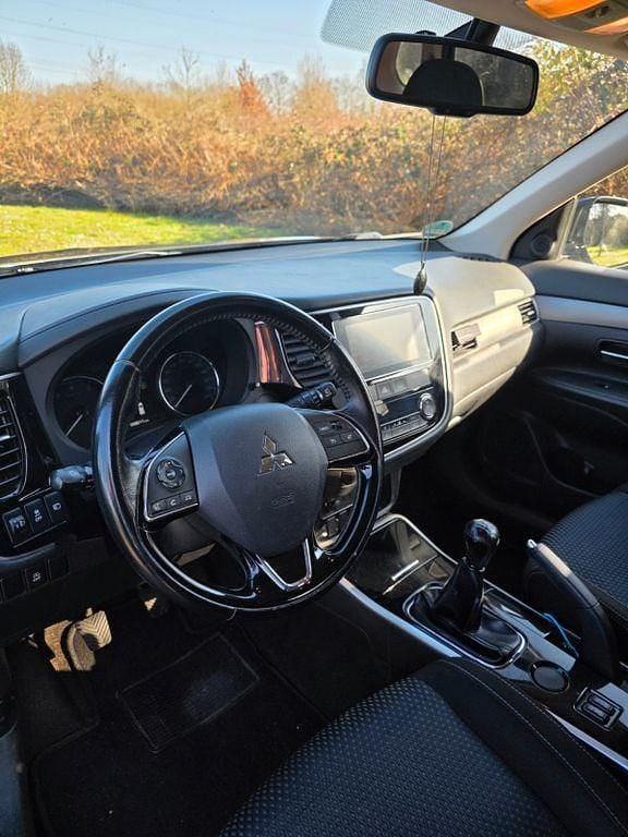 Gebraucht Mitsubishi Outlander Edition 150 PS (110 kW) 2017 Schwarz SUV