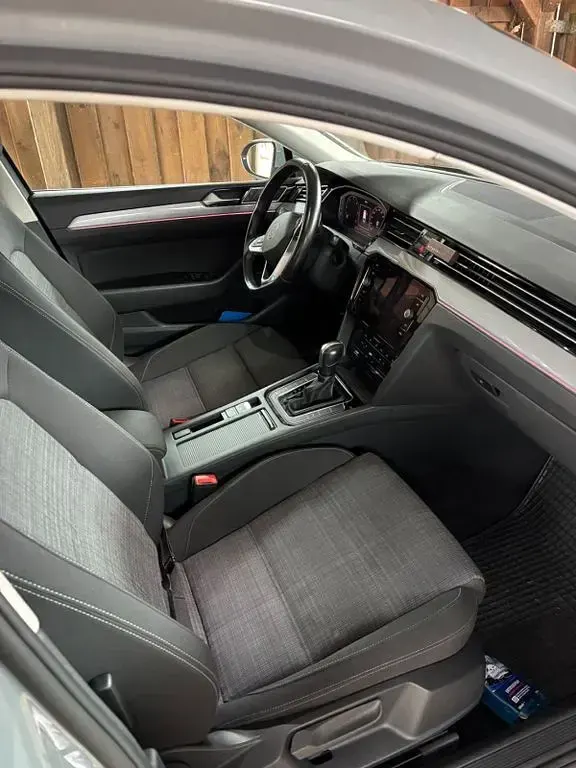 Gebraucht VW Passat Business 122 PS (89 kW) 2022 Grau Kombi