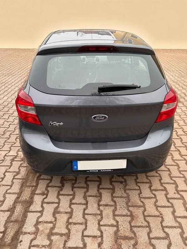 Gebraucht Ford Ka Plus 86 PS (63 kW) 2017 Grau Kleinwagen