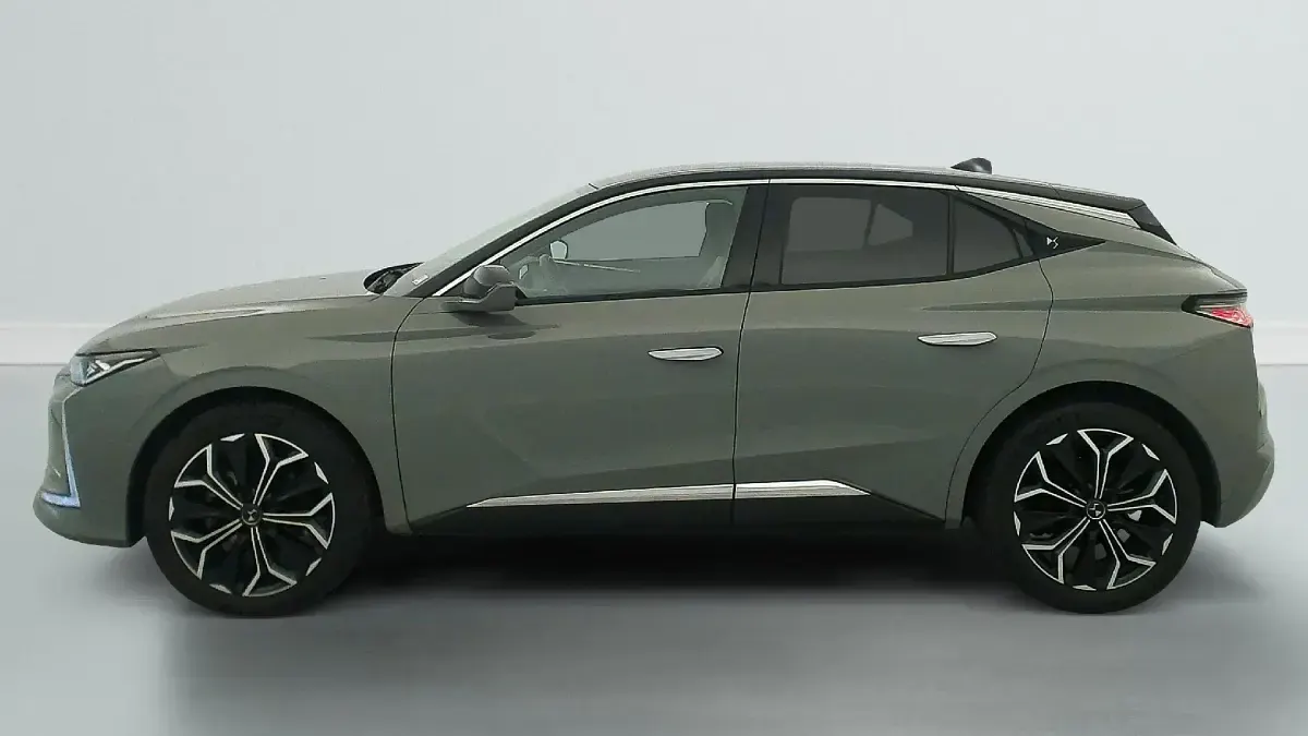 Gebraucht DS Automobiles DS4 Rivoli 131 PS (96 kW) 2024 Gris laque / toit noir perla nera SUV