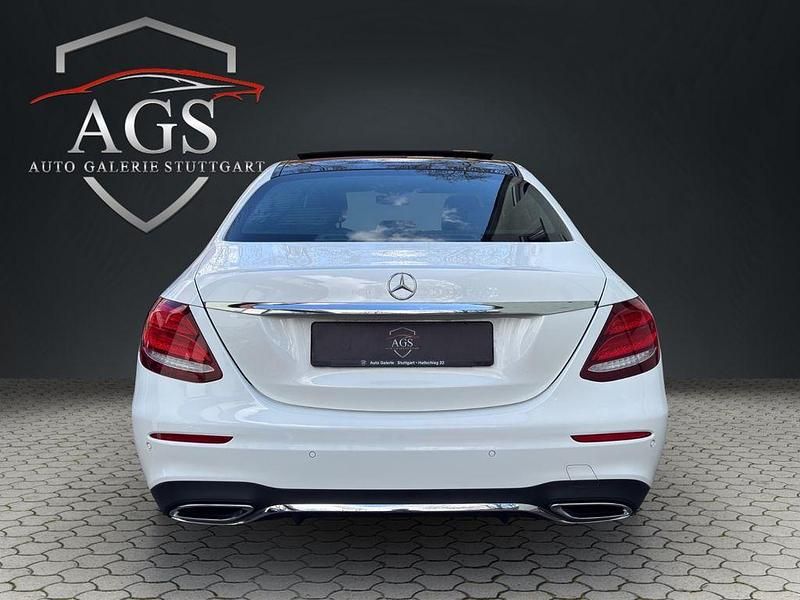 Gebraucht Mercedes E220 194 PS (142 kW) 2016 Weiß Limousine