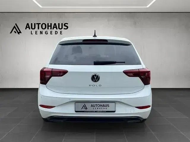 Gebraucht VW Polo Active 80 PS (58 kW) 2023 Weiß Kleinwagen