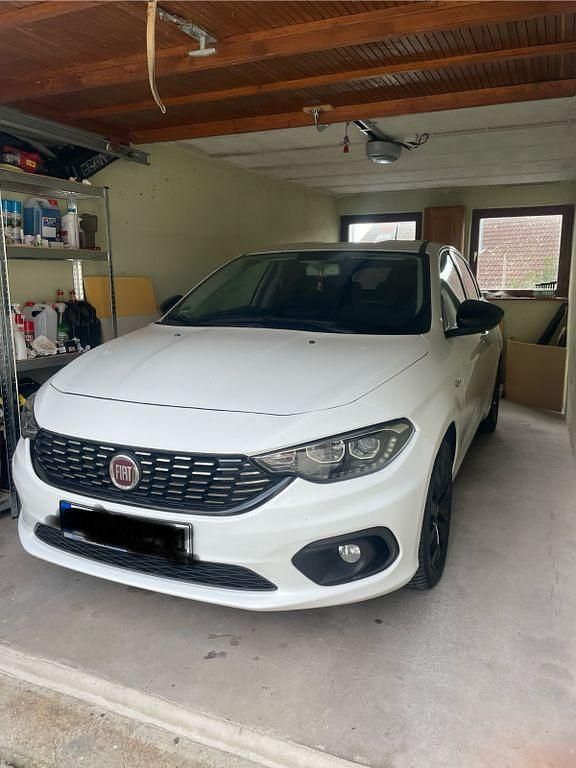 Second-hand Fiat Tipo 120 CP (88 kW) 2017 Alb Berlinǎ