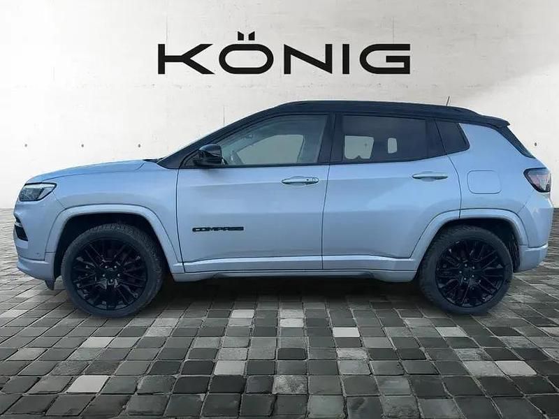 Usado Jeep Compass 180 HP (132 kW) 2022 Preto SUV