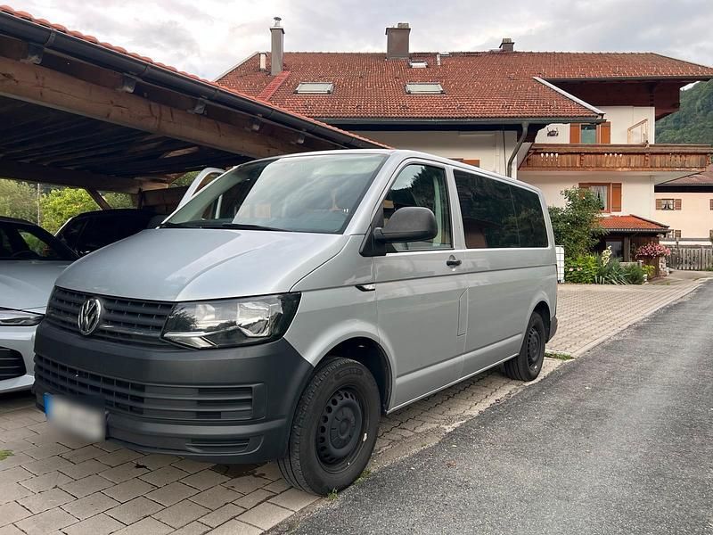 Silber Gebraucht 2017 VW T6 Van | 17.995 € - Bild 1/4