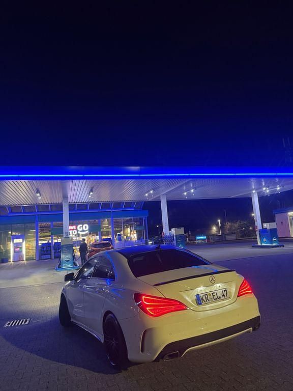 Gebraucht Mercedes CLA220 170 PS (125 kW) 2013 Weiß Limousine