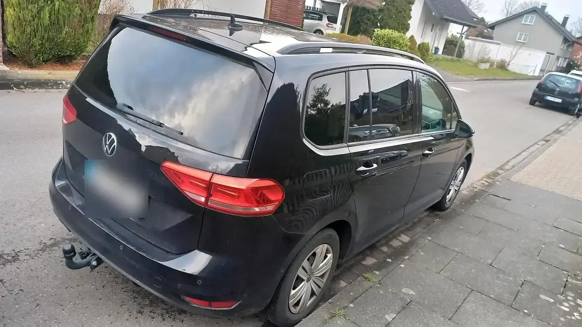 Gebraucht VW Touran 150 PS (110 kW) 2021 Schwarz Van / Kleinbus