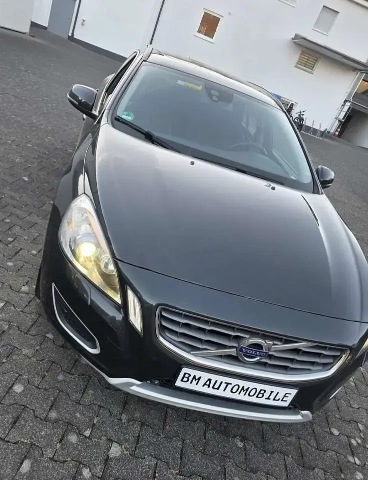 Gebraucht Volvo V60 Momentum 163 PS (119 kW) 2011 Savile grey / metallic Kombi